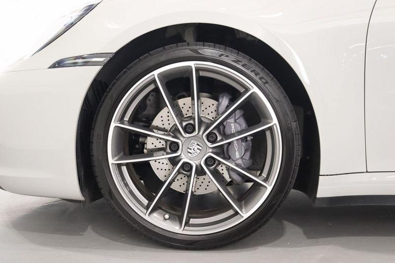 Porsche 911 992 Carrera