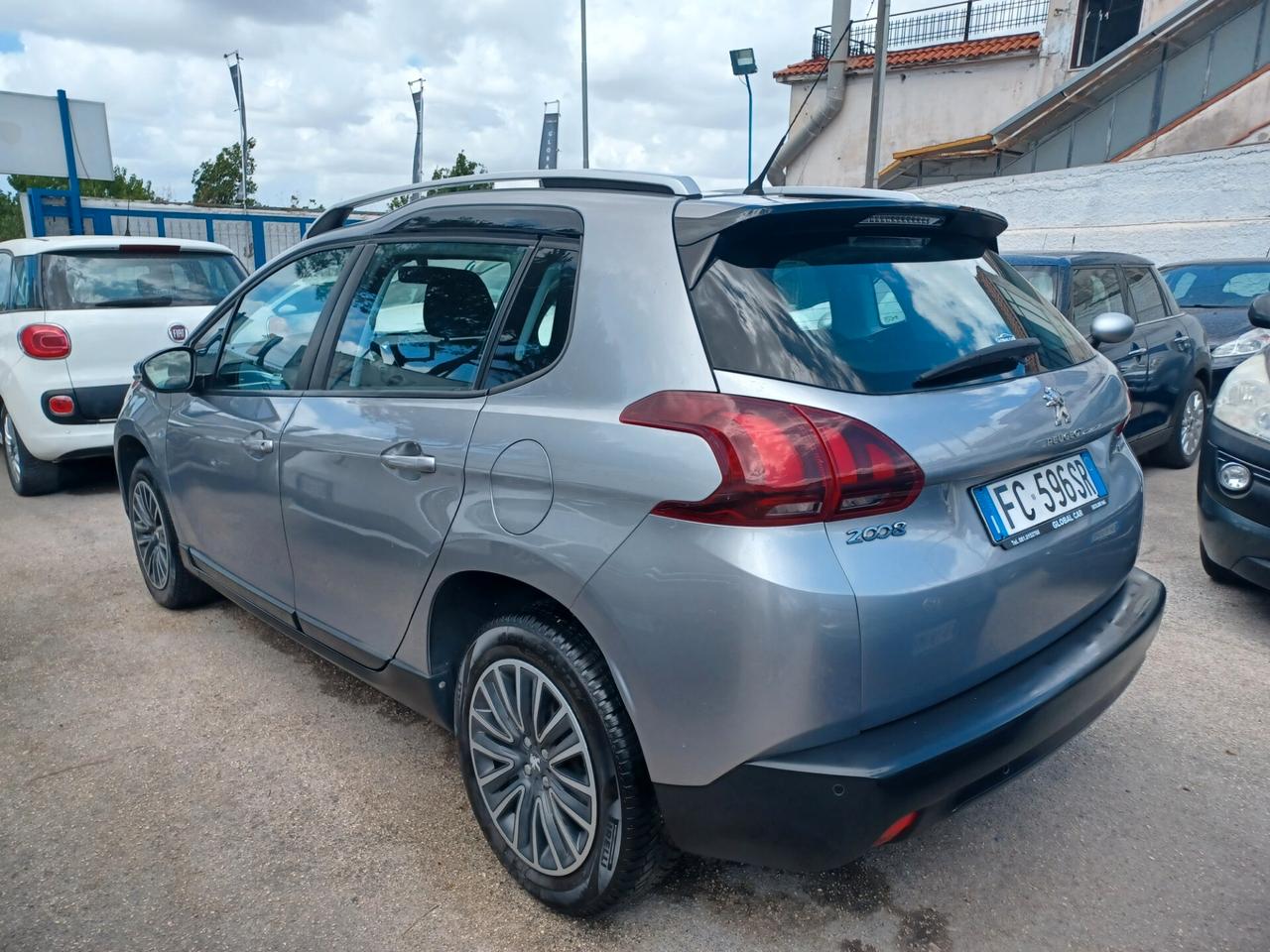 Peugeot 2008 1.2 Benzina Anno 2016 restyling