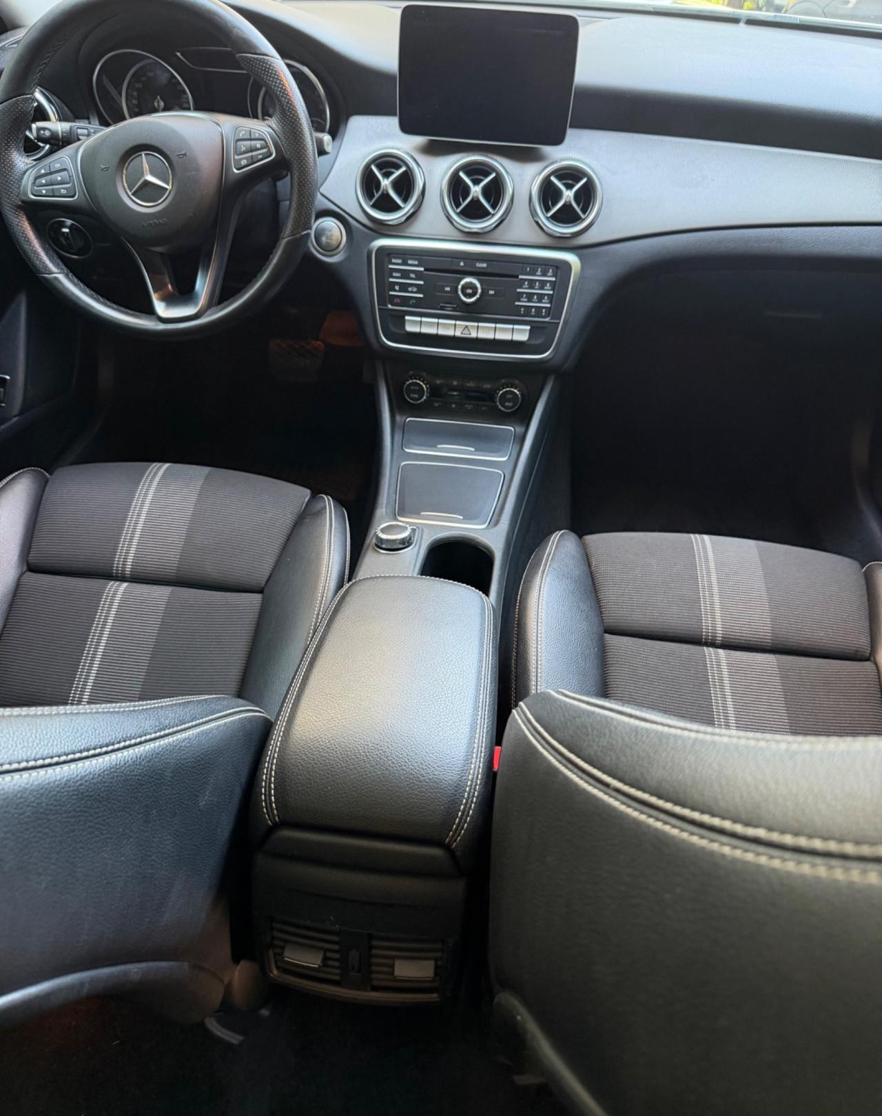 Mercedes-benz GLA 200d Sport FULL TETTO NAVY