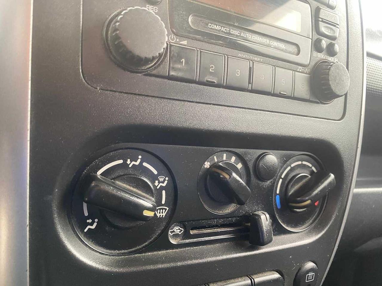 Suzuki Jimny 1.3i 16V cat 4WD JX