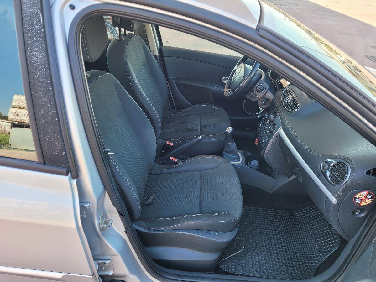 RENAULT - Clio