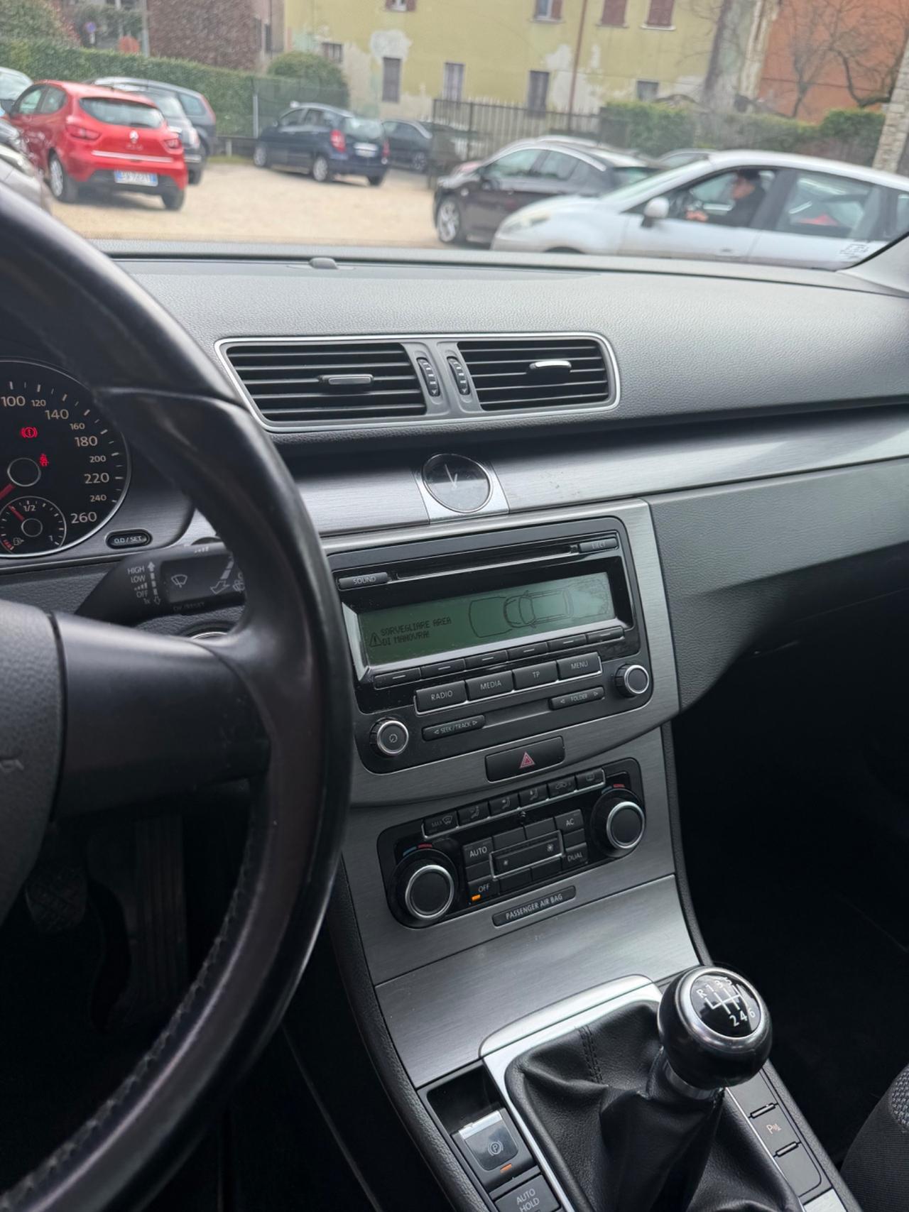 Volkswagen PASSAT VARIANT 1.6 TDI KMCERT GARANZ UNICOPR