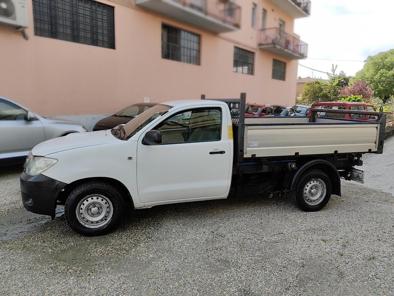 Toyota Hilux 2.5 D-4D 2WD 2p. Ribaltabile