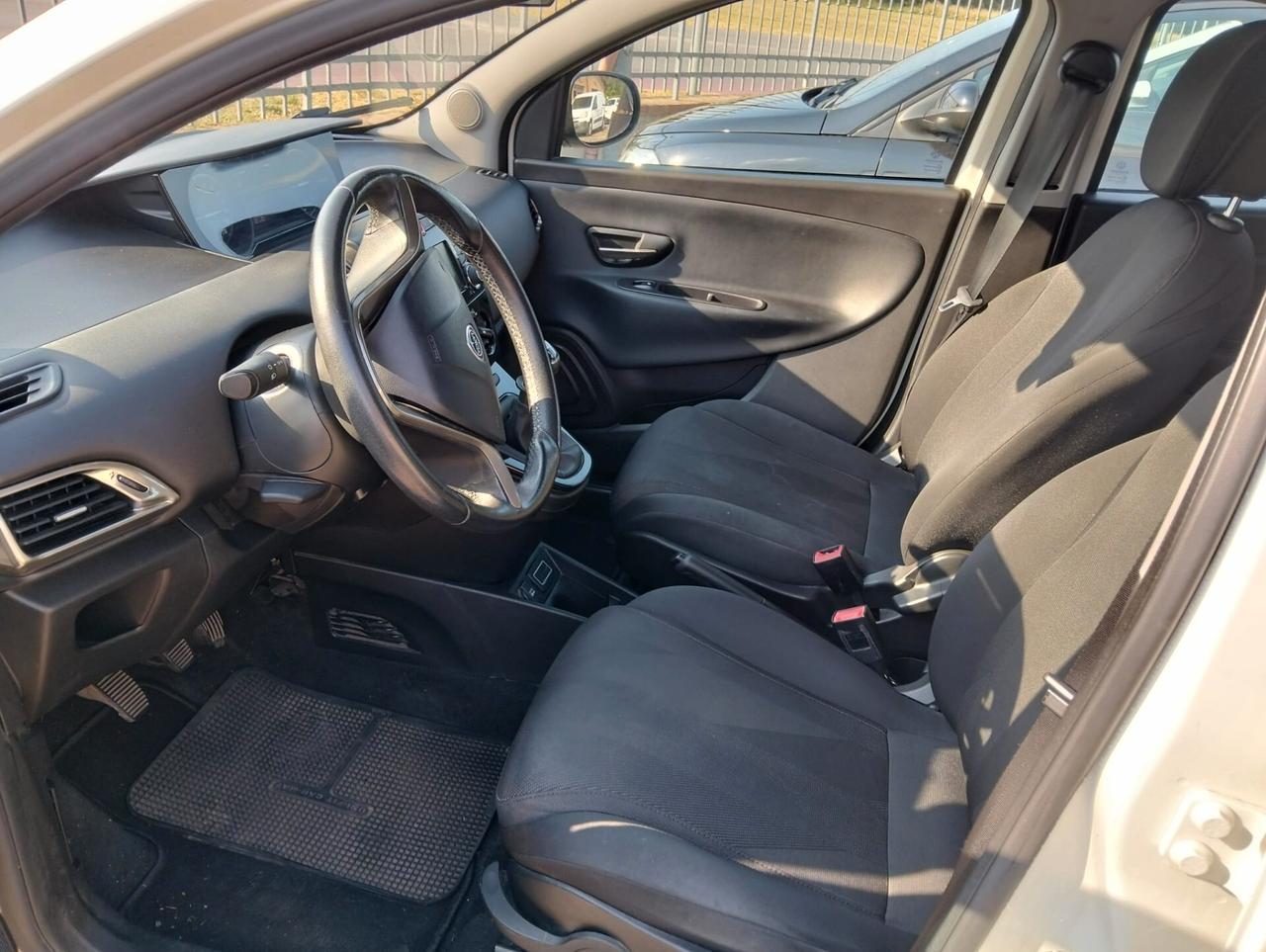 Lancia Ypsilon 1.2 69 CV 5 porte GPL Ecochic Gold