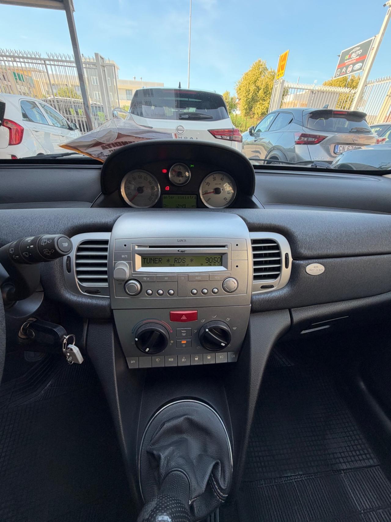 Lancia Ypsilon 1.3 MJT 75 CV Elle
