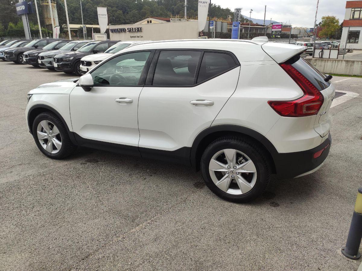 VOLVO - XC40