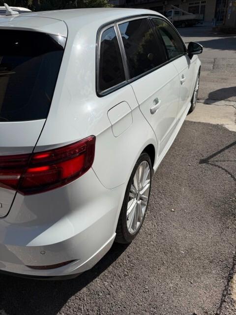 Audi A3 SPB 2.0 TDI 150 CV S-LINE