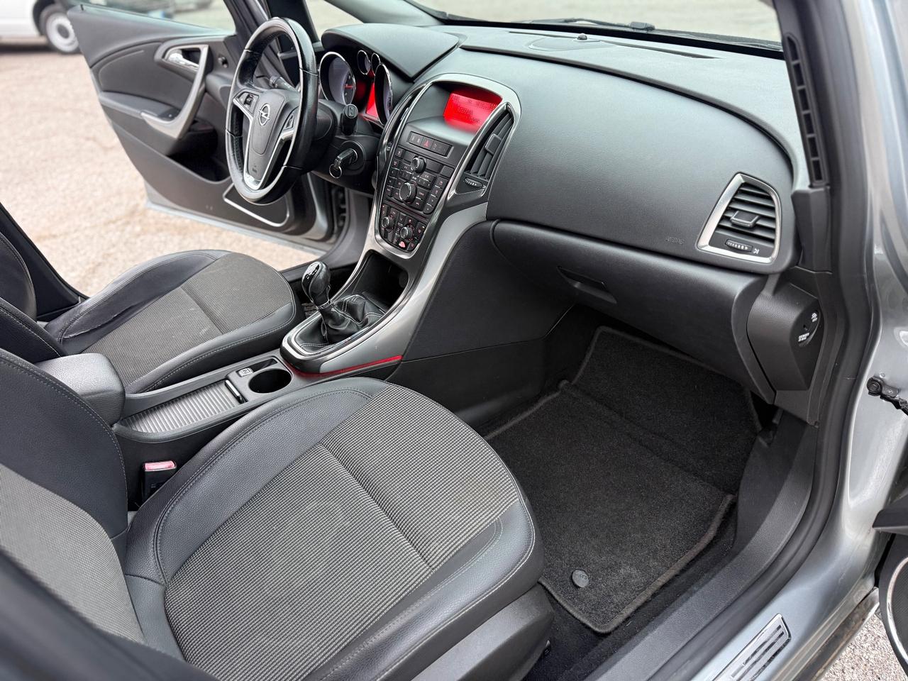 Opel Astra 1.4 100CV Sports Tourer Cosmo