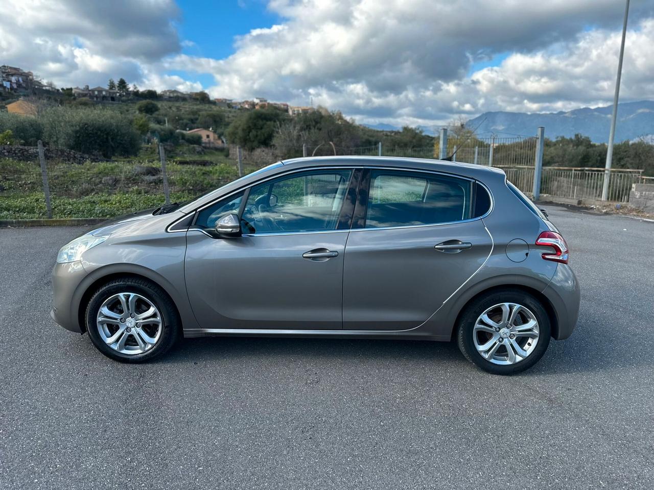 Peugeot 208 1.2 B/GPL 82 CV 5 porte