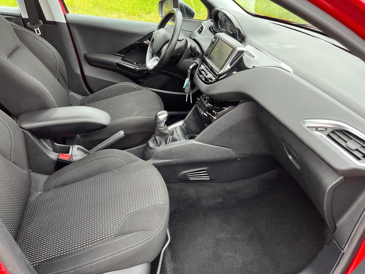 Peugeot 208 PureTech 82 5 porte Allure