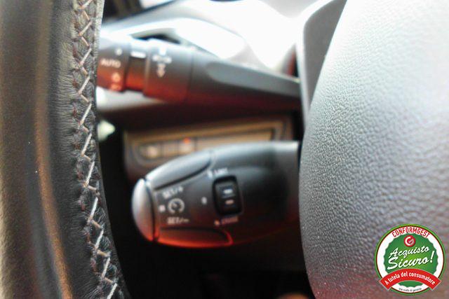 PEUGEOT 2008 BlueHDi 100 S&S Allure