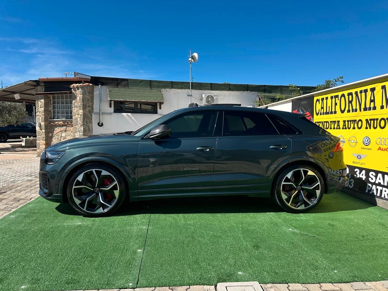 Audi Q8 RS TFSI V8 quattro tiptronic