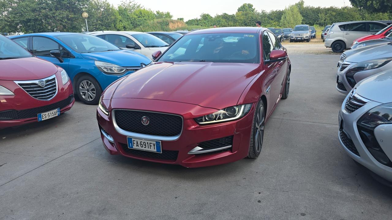 Jaguar XE 2.0 D Turbo 180CV aut. Prestige Business Edition
