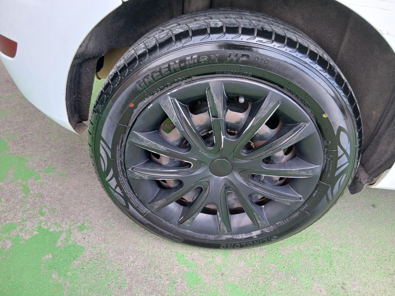 FORD FIESTA BICOLOR 1.4 GPL