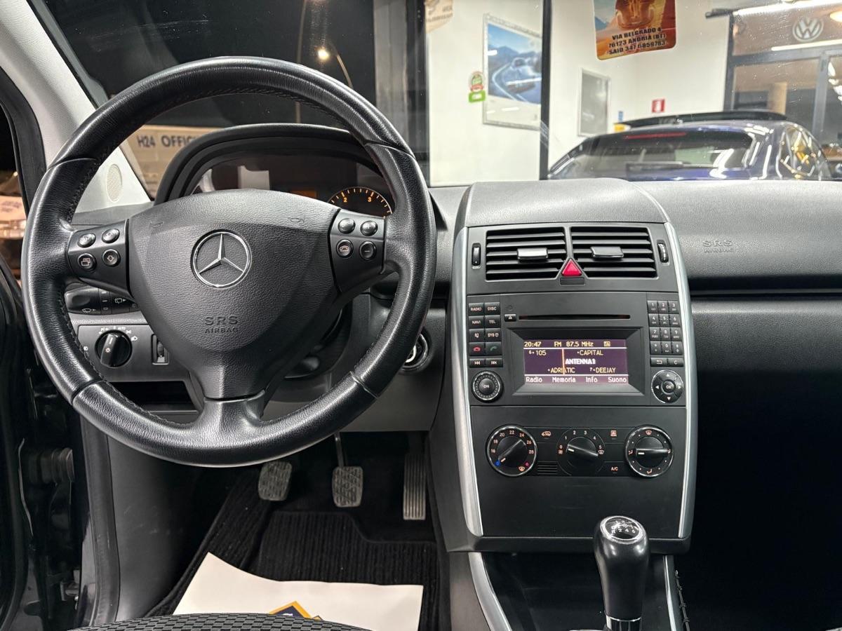 MERCEDES A180 CDI Avantgarde UNICO PROP/ NAVI/ PELLE