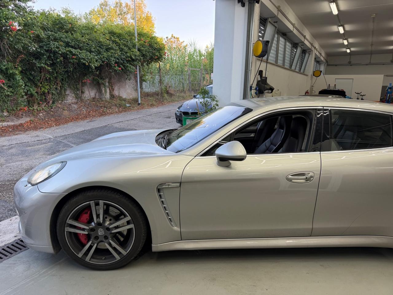 Porsche Panamera 4.8 Turbo BOOK SERVICE