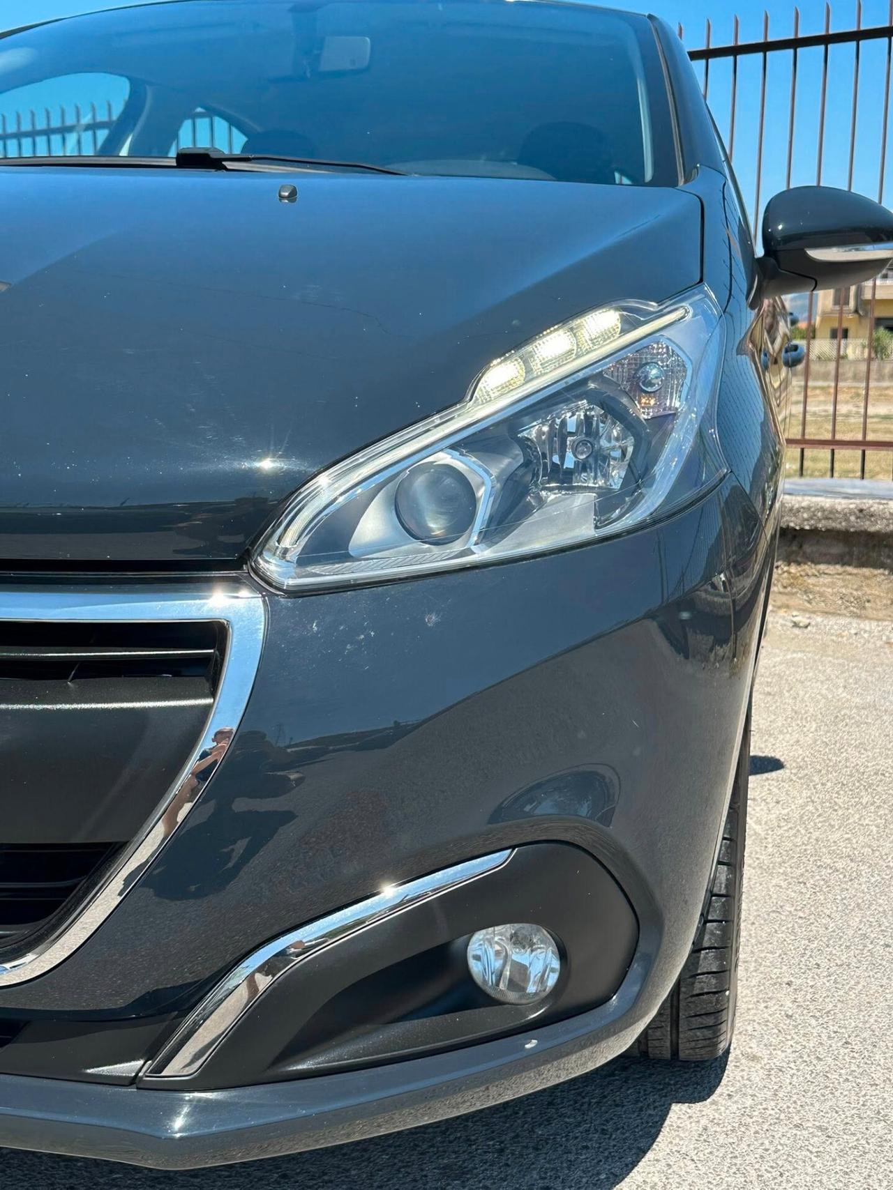 Peugeot 208 PureTech 82 5p. GPL Allure