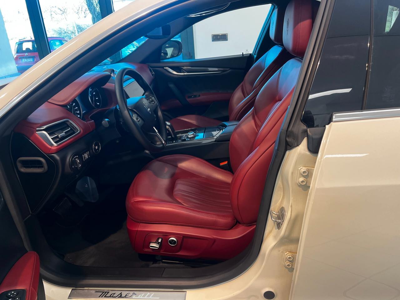 Maserati Ghibli V6 430 CV Q4 Granlusso