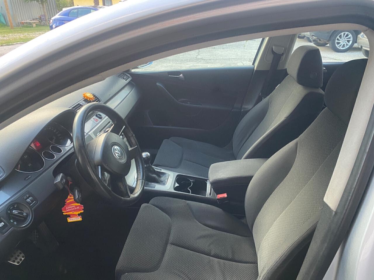 Volkswagen Passat 2.0 TDI Berlina " LEGGI