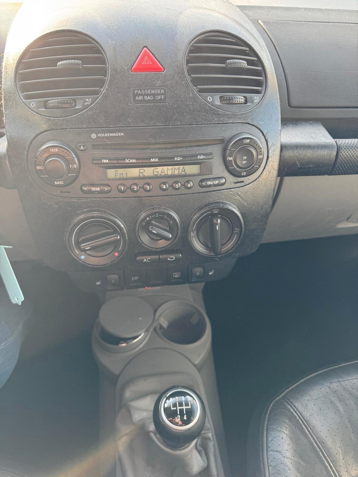 Volkswagen New Beetle 1.6 Cabrio