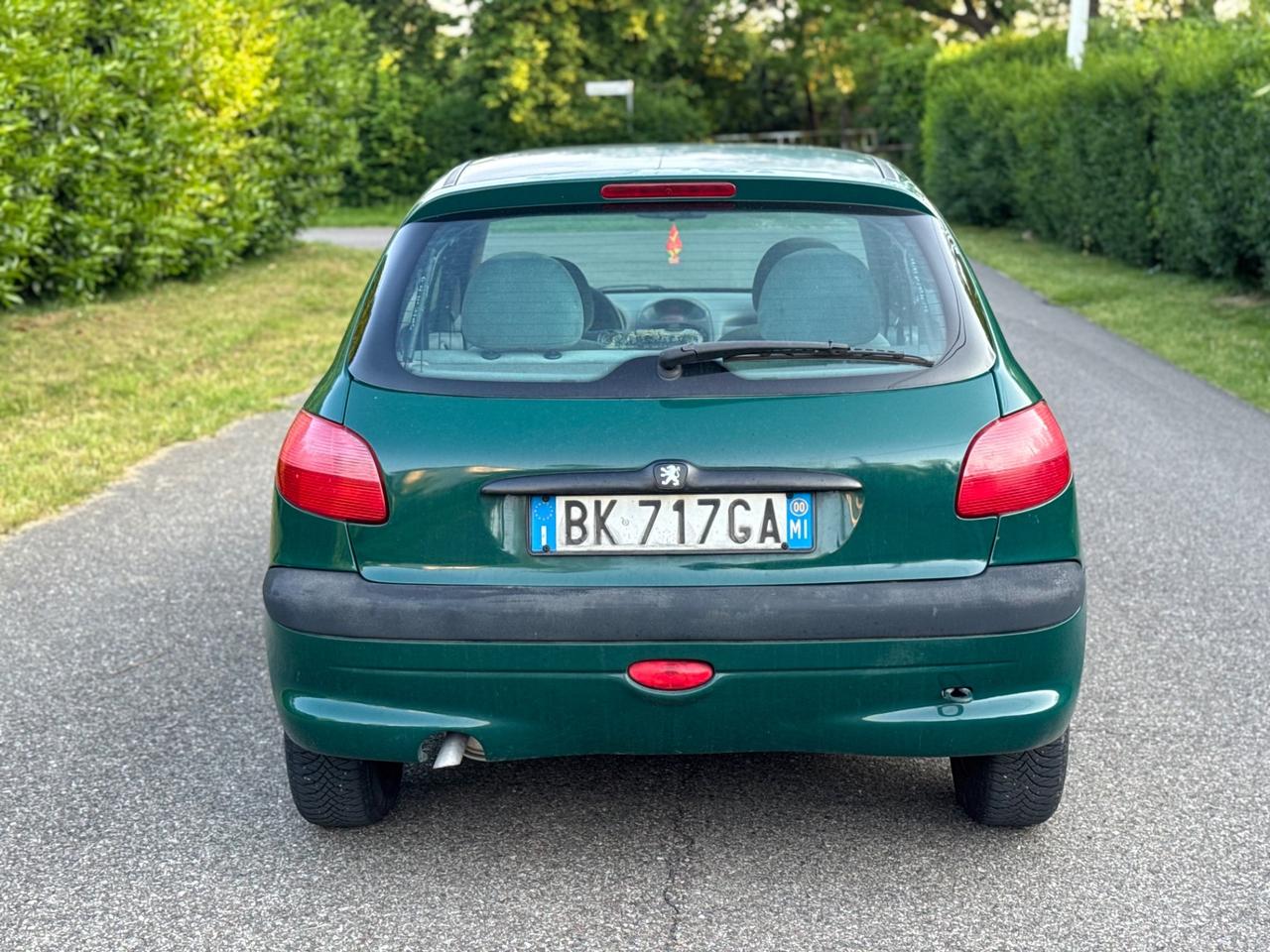 Peugeot 206 benzina con soli 110,000km