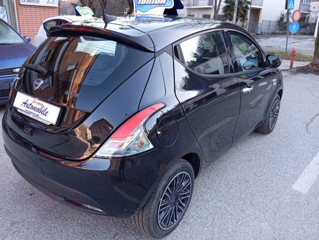 LANCIA Ypsilon 1.0 FireFly 5 porte S&S Hybrid Gold OK NEOPATENTAT