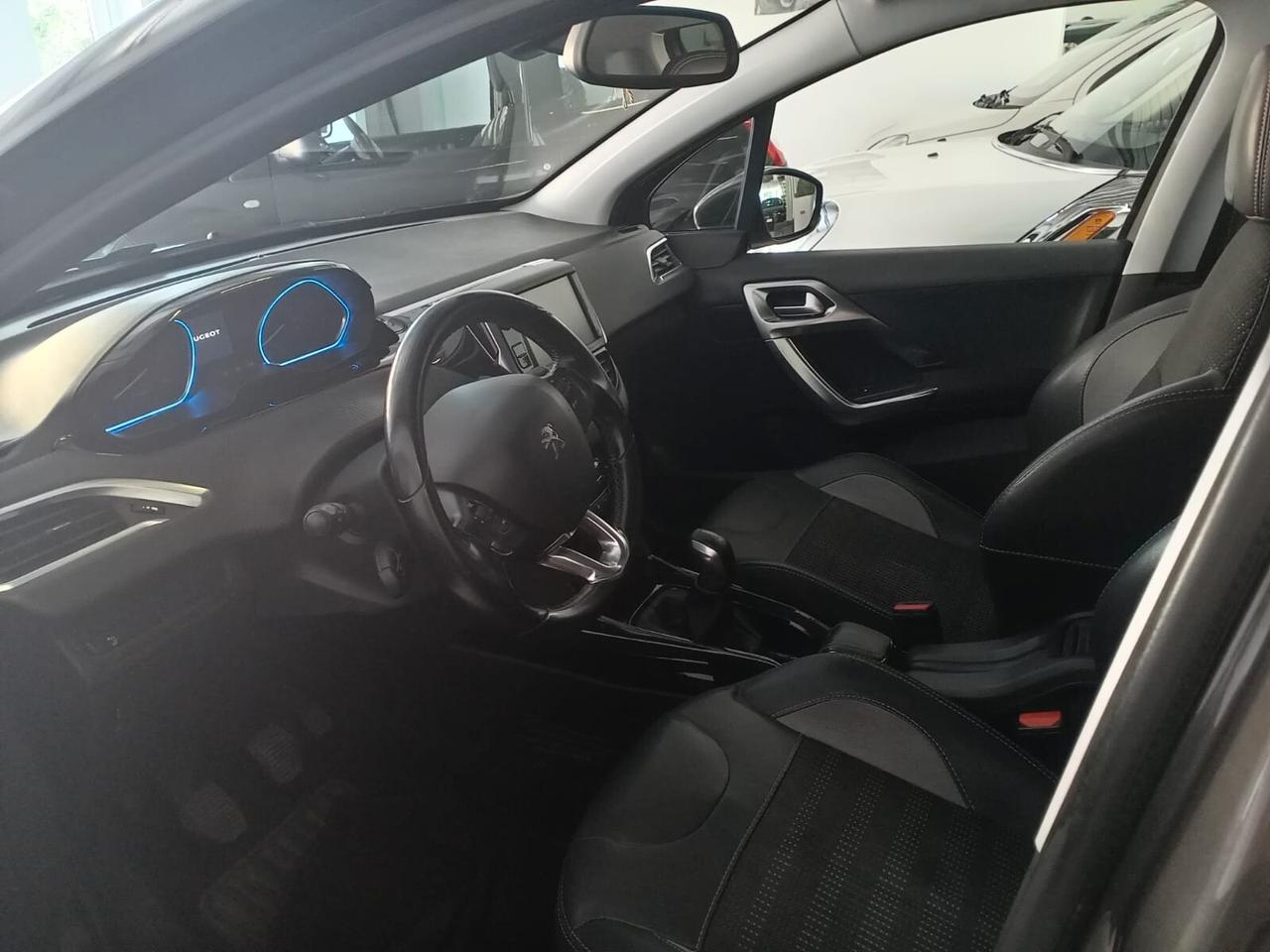 Peugeot 2008 BlueHDi 100 Black Matt