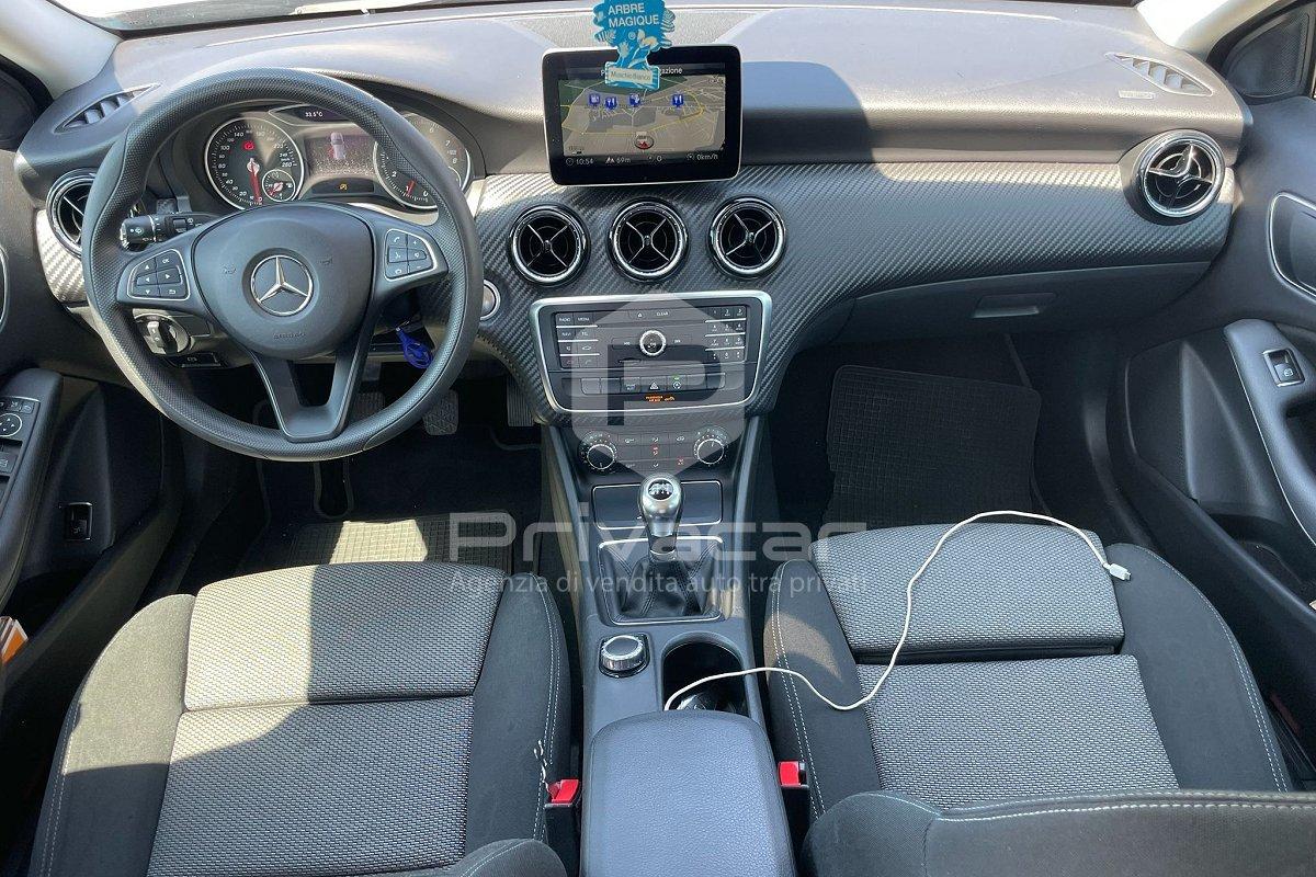 MERCEDES GLA 180 Business