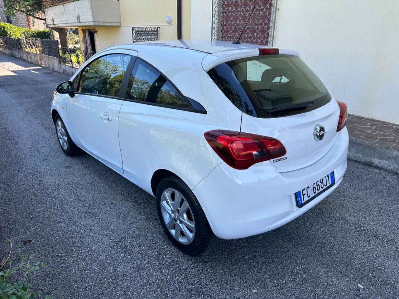 Opel Corsa 1.2 Coupé n-Joy