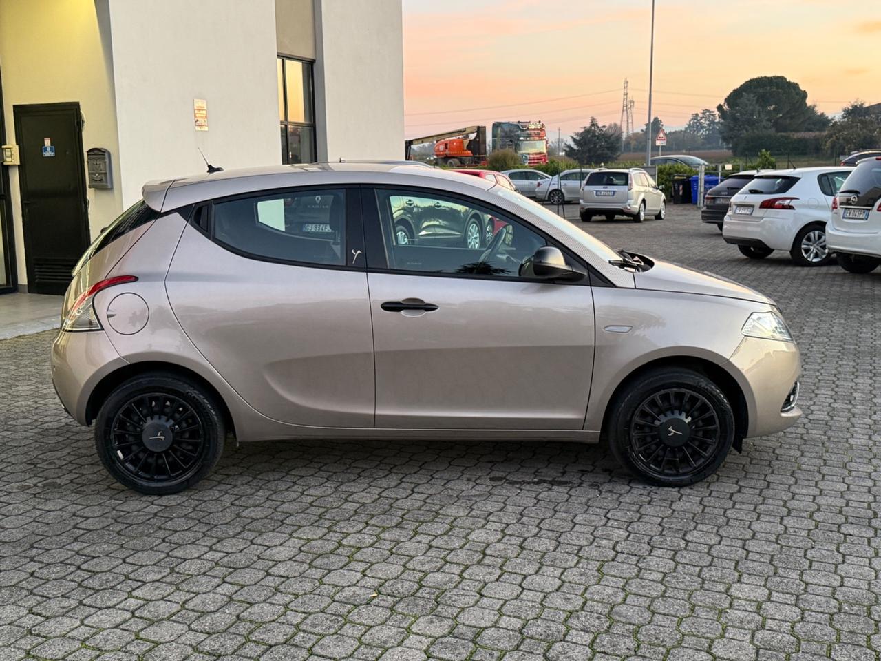 Lancia Ypsilon 1.2 - 5 PORTE|UNIPRO|