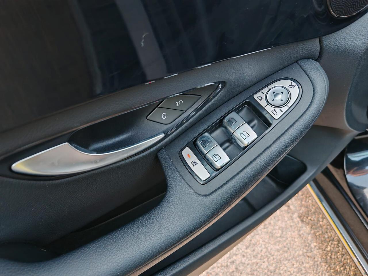 MERCEDES C220 UNICO PROP KM VERI GARANZIA 194CV