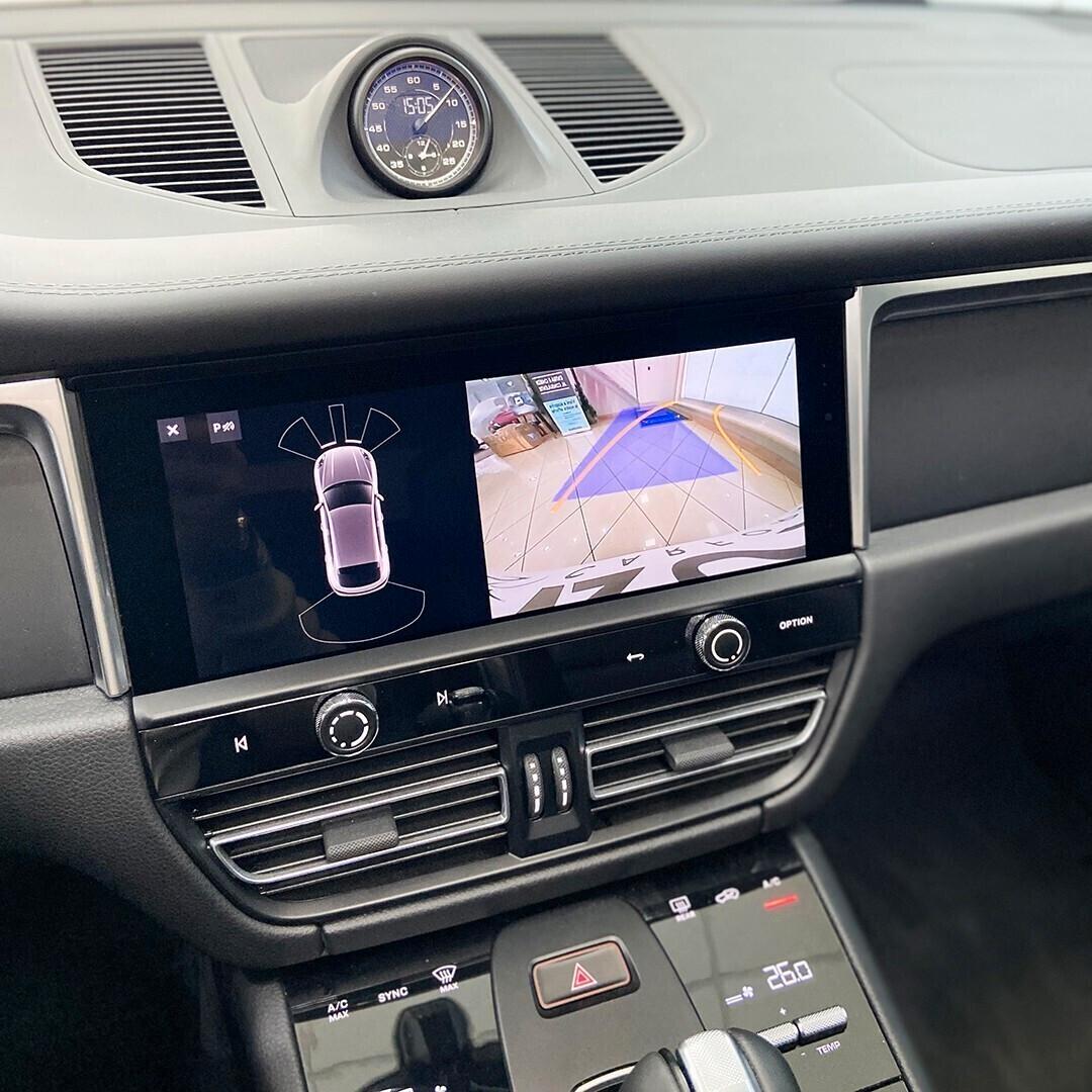 Porsche Macan T con tetto Apribile