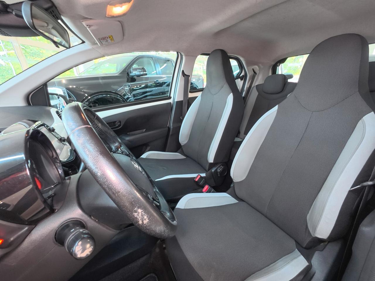 Toyota Aygo 1.0 VVT-i 69 CV 5 porte x-cool