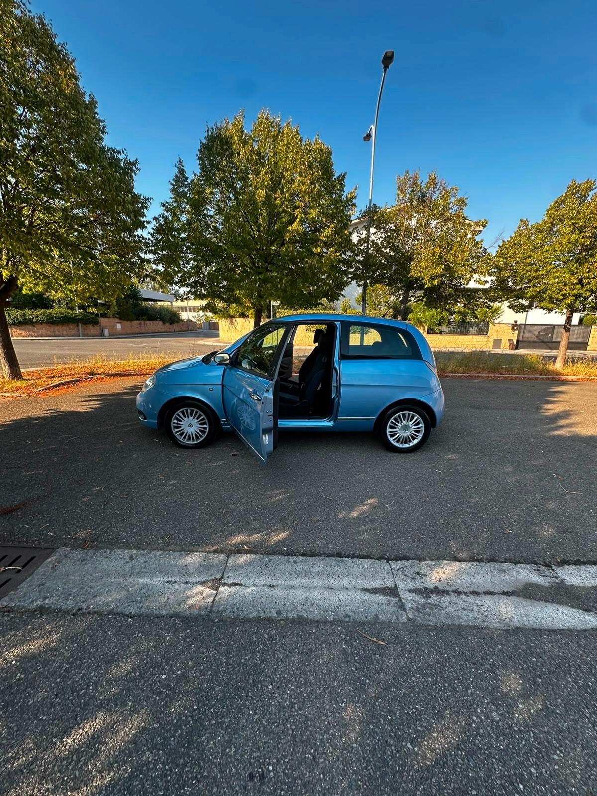Lancia Ypsilon 1.2 SOLAMENTE 60.000 KM
