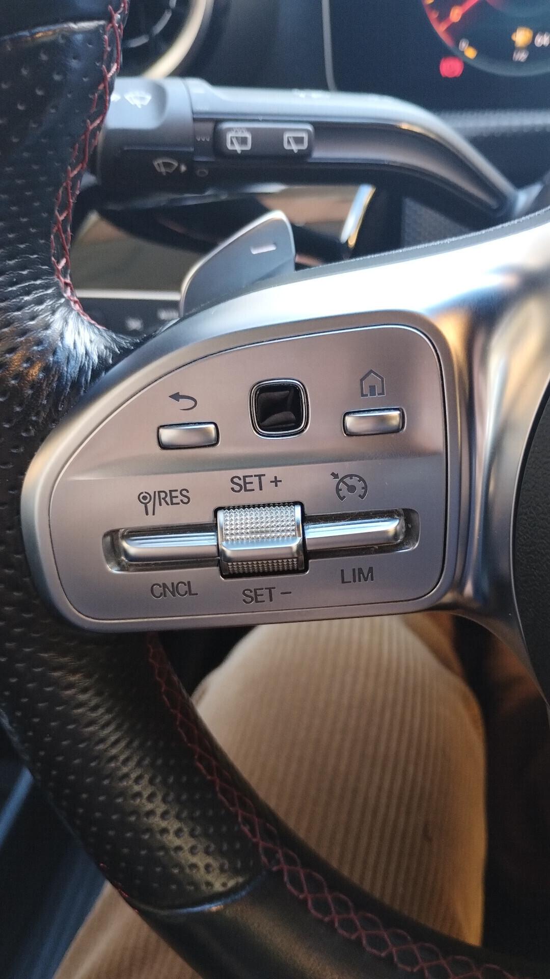 Mercedes-benz A 200 d Automatic Premium AMG LINE