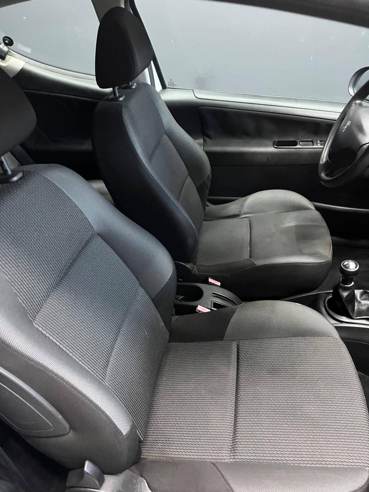Vendo Peugeot 207 1.4 HDi 70 CV (2011) – Ottimo Stato