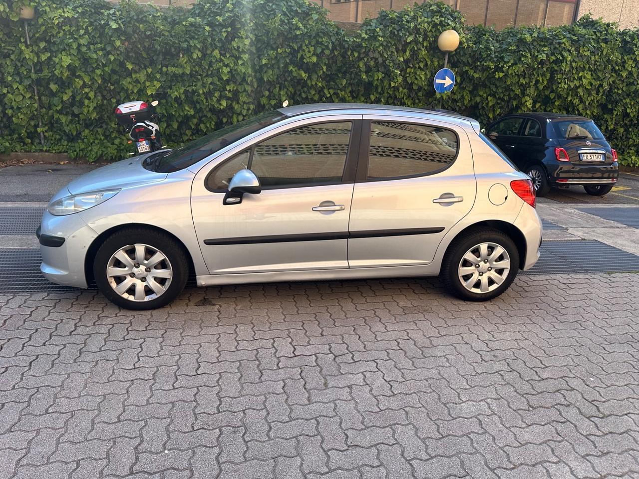 Peugeot 207 1.4 88CV 5p. ONE Line