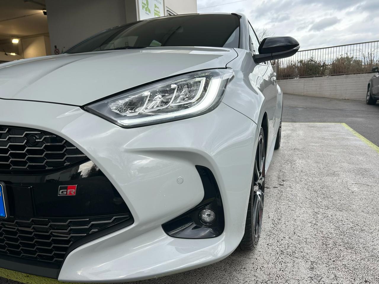 Toyota Yaris 1.5h 130 GR Sport Garanzia 24 Mesi