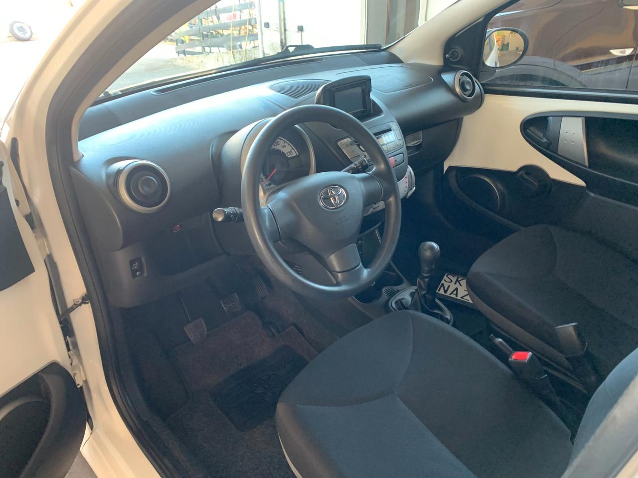 Toyota Aygo 1.0 12V VVT-i 5 porte Active Connect OK NEO PATENTATI