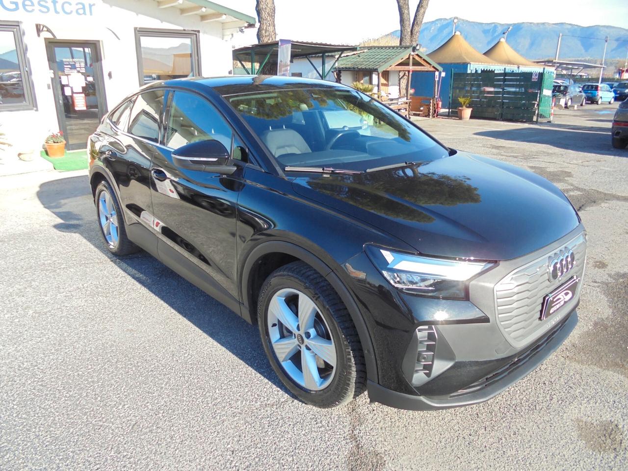 Audi Q4 40 e-tron Business