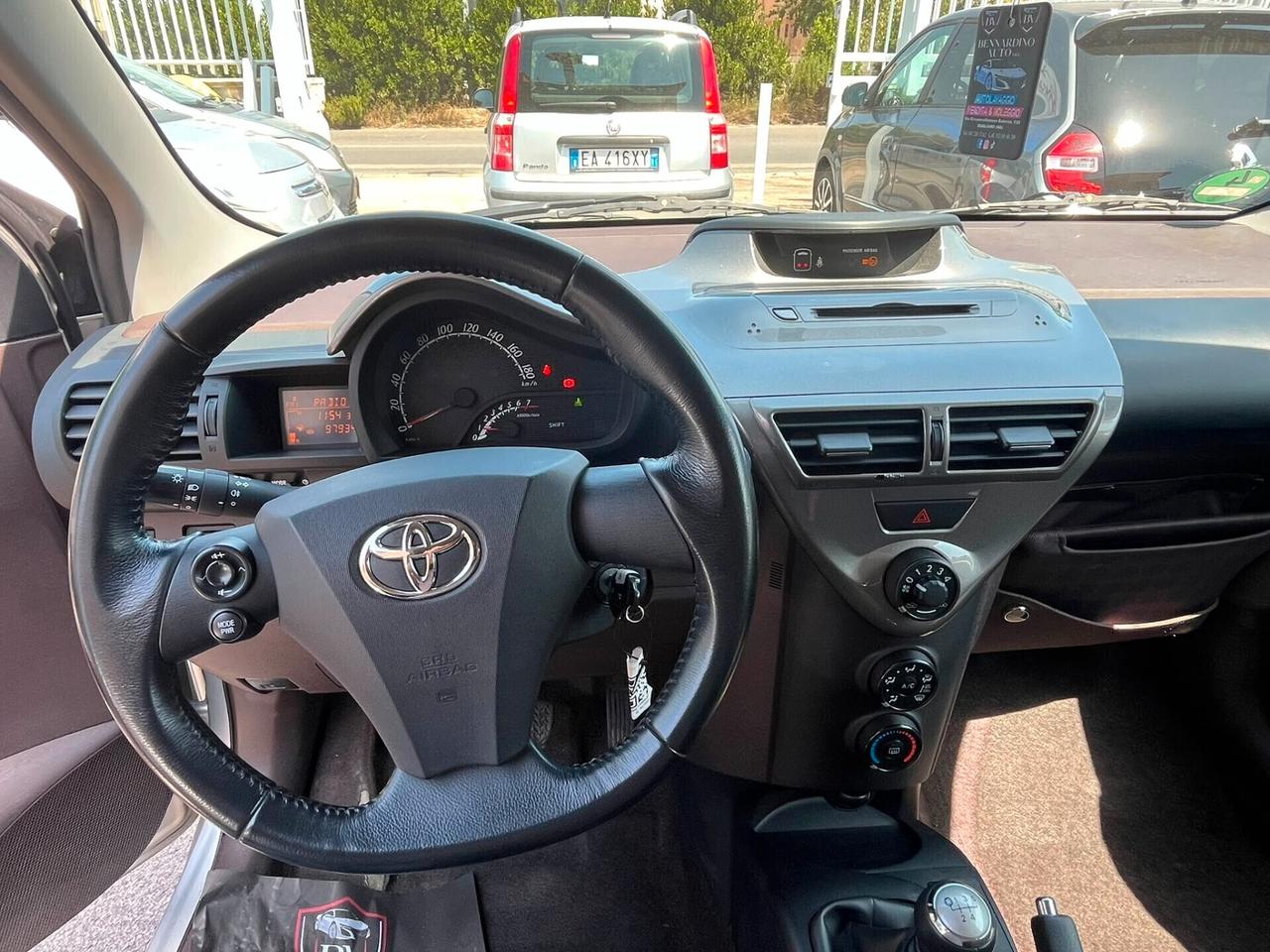 Toyota iQ 1.0 Sol