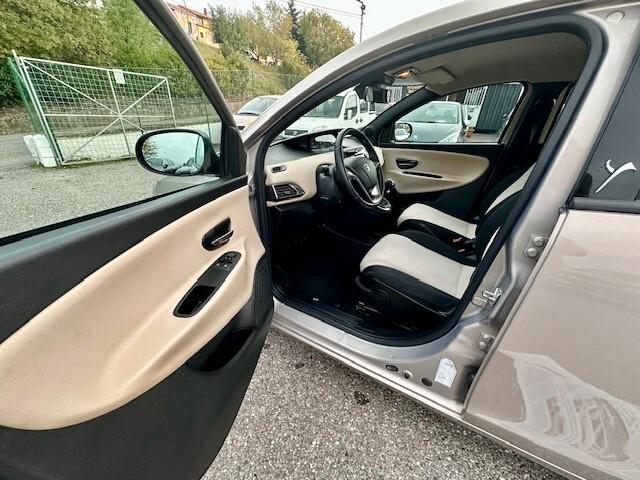 Lancia Ypsilon 1.2 69 CV 5 porte S&S Gold