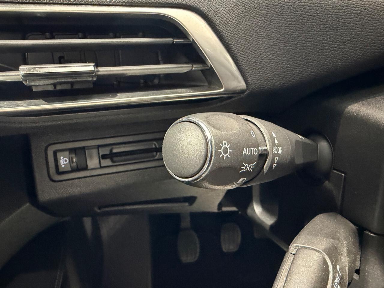 Peugeot 3008 -2019 BlueHDi 130 S&S Allure