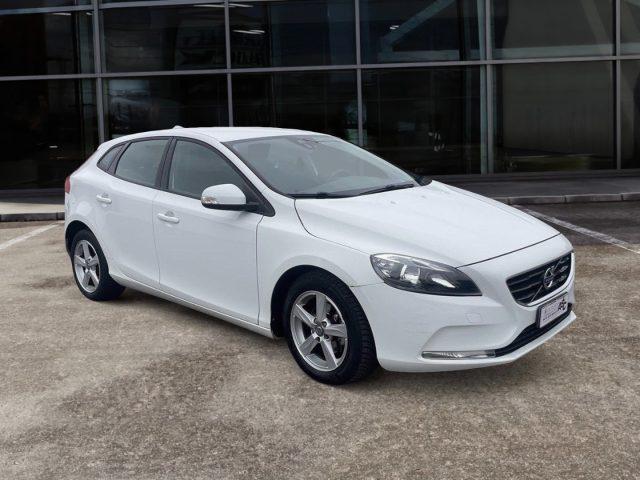 VOLVO V40 D2 1.6 DIESEL 115 CV Momentum