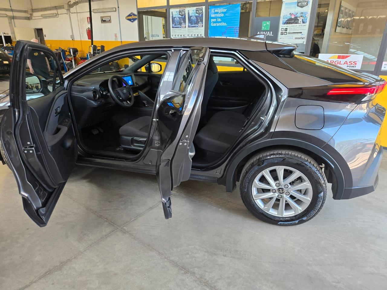 Toyota C-HR 1.8 HV Active SENZA VINCOLI