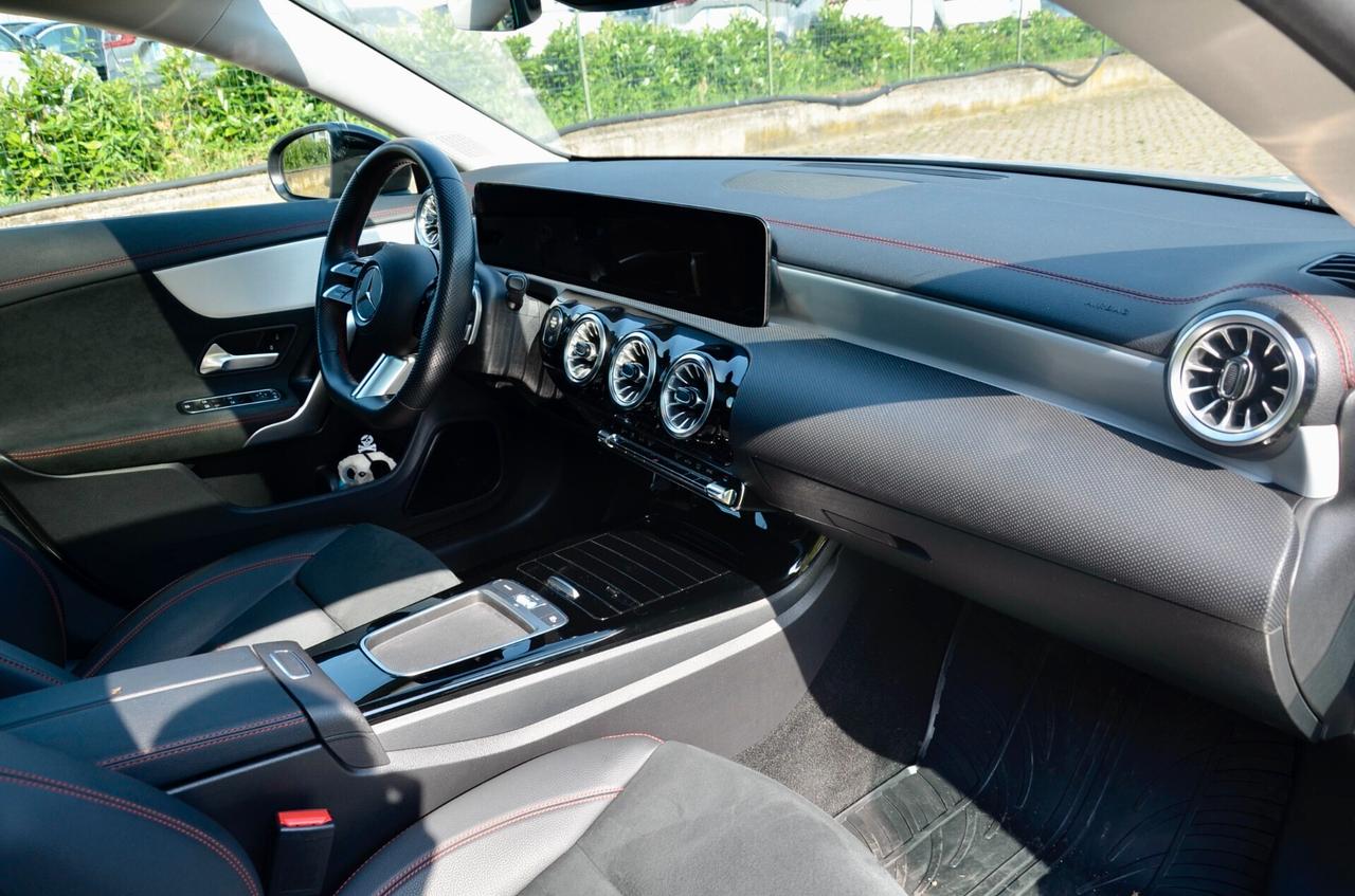 MERCEDES-BENZ CLA 200d SHOOTING BRAKE AMG LINE PREMIUM 150cv AUTO, VERSIONE RESTYLING, UNICOPROPRIETARIO, EURO 6D, TETTO, RETROCAMERA, LUCI 64 COLORI, PERMUTE