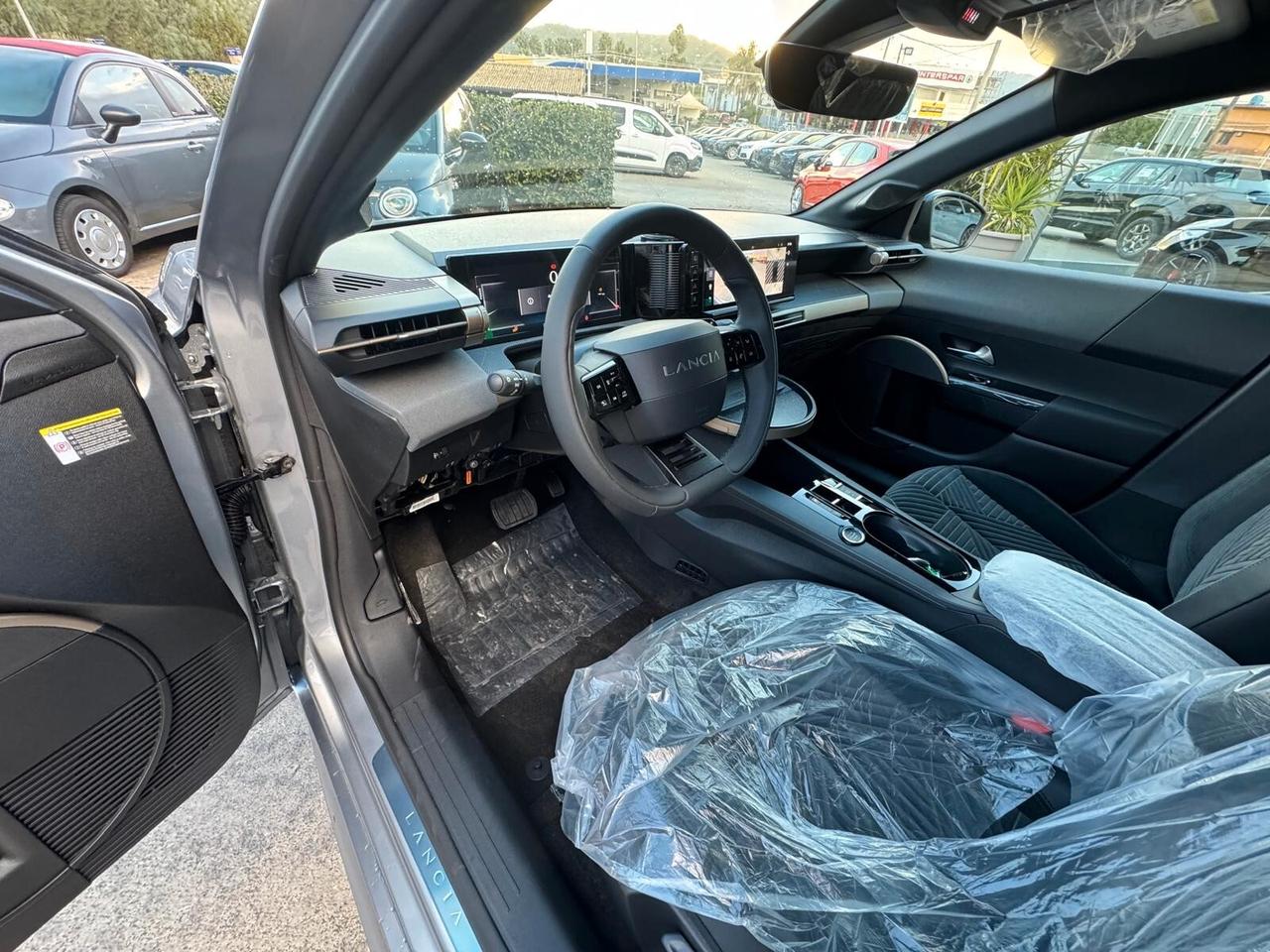 Lancia Ypsilon Hybrid DCT km0 pronta consegna