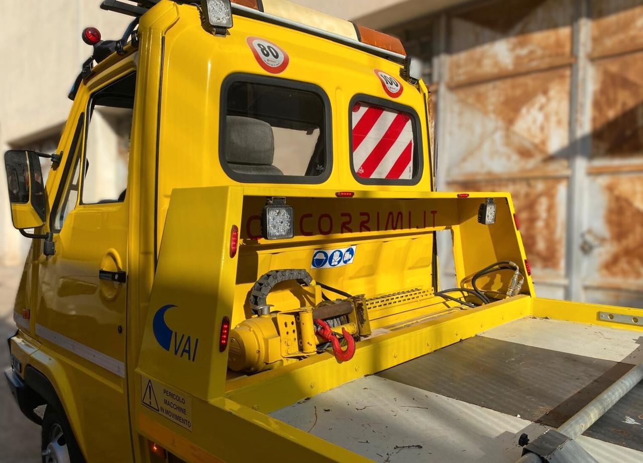 Carroattrezzi: Renault V.I. – Pianale Basculante e Scorrevole con Verricello e Gru