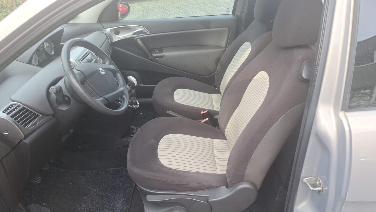 Lancia Ypsilon 1.4 Oro