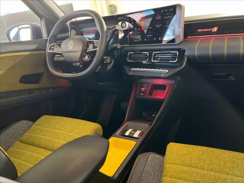 RENAULT Renault 5 E-Tech Iconic Cinq comfort range 150cv del 2024
